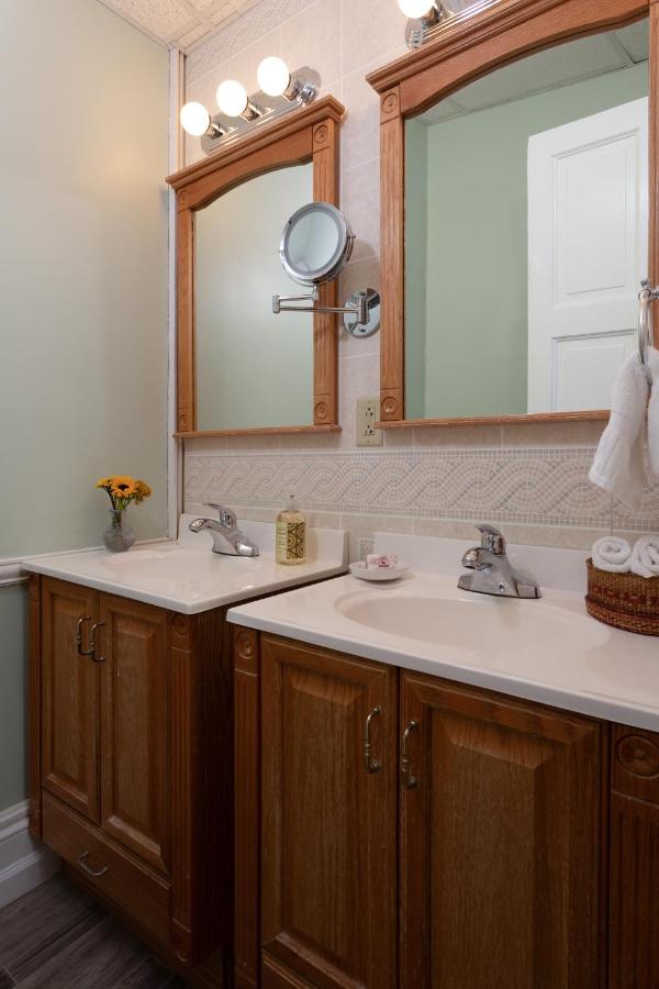  | Carlisle House Bed and Breakfast