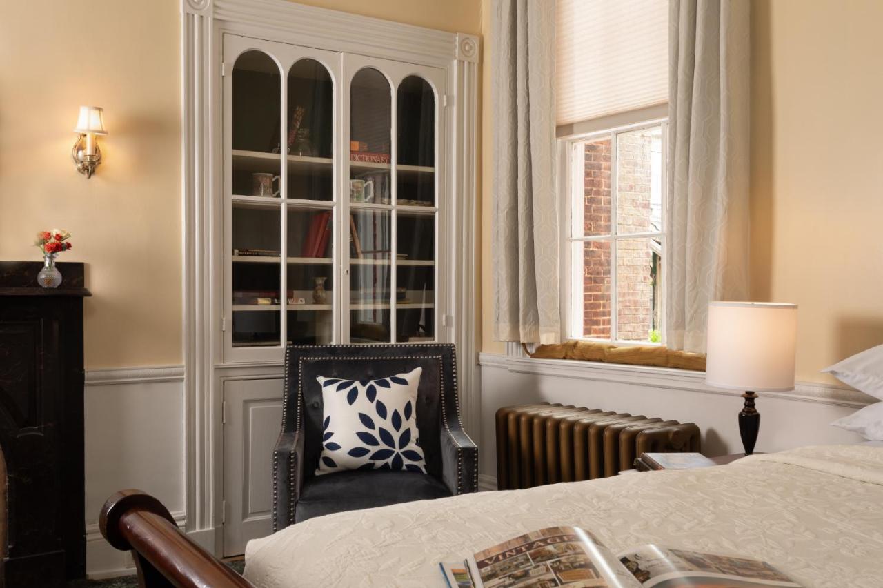  | Carlisle House Bed and Breakfast