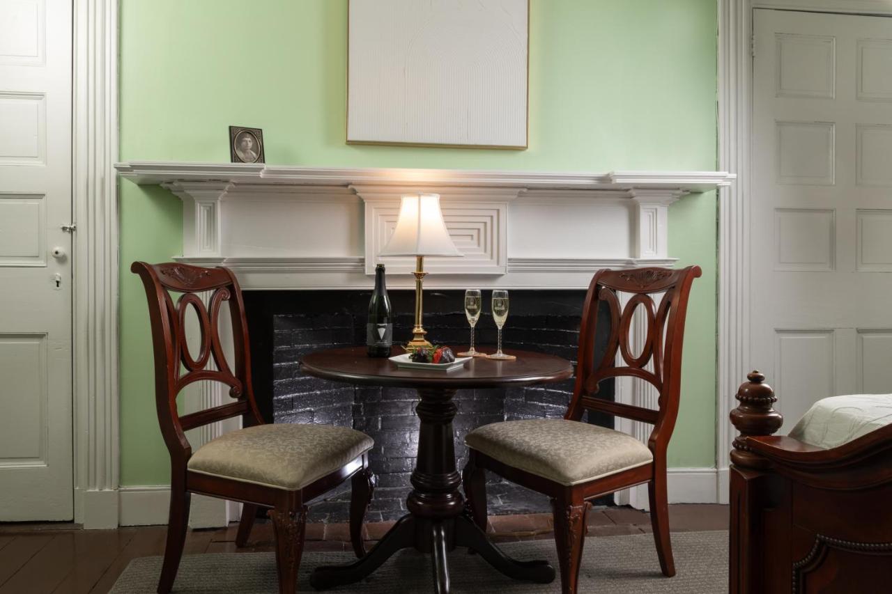  | Carlisle House Bed and Breakfast