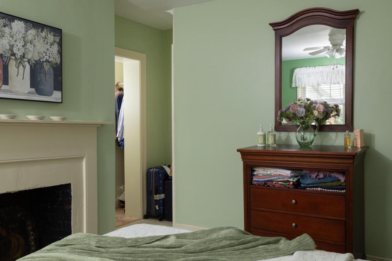  | Carlisle House Bed and Breakfast