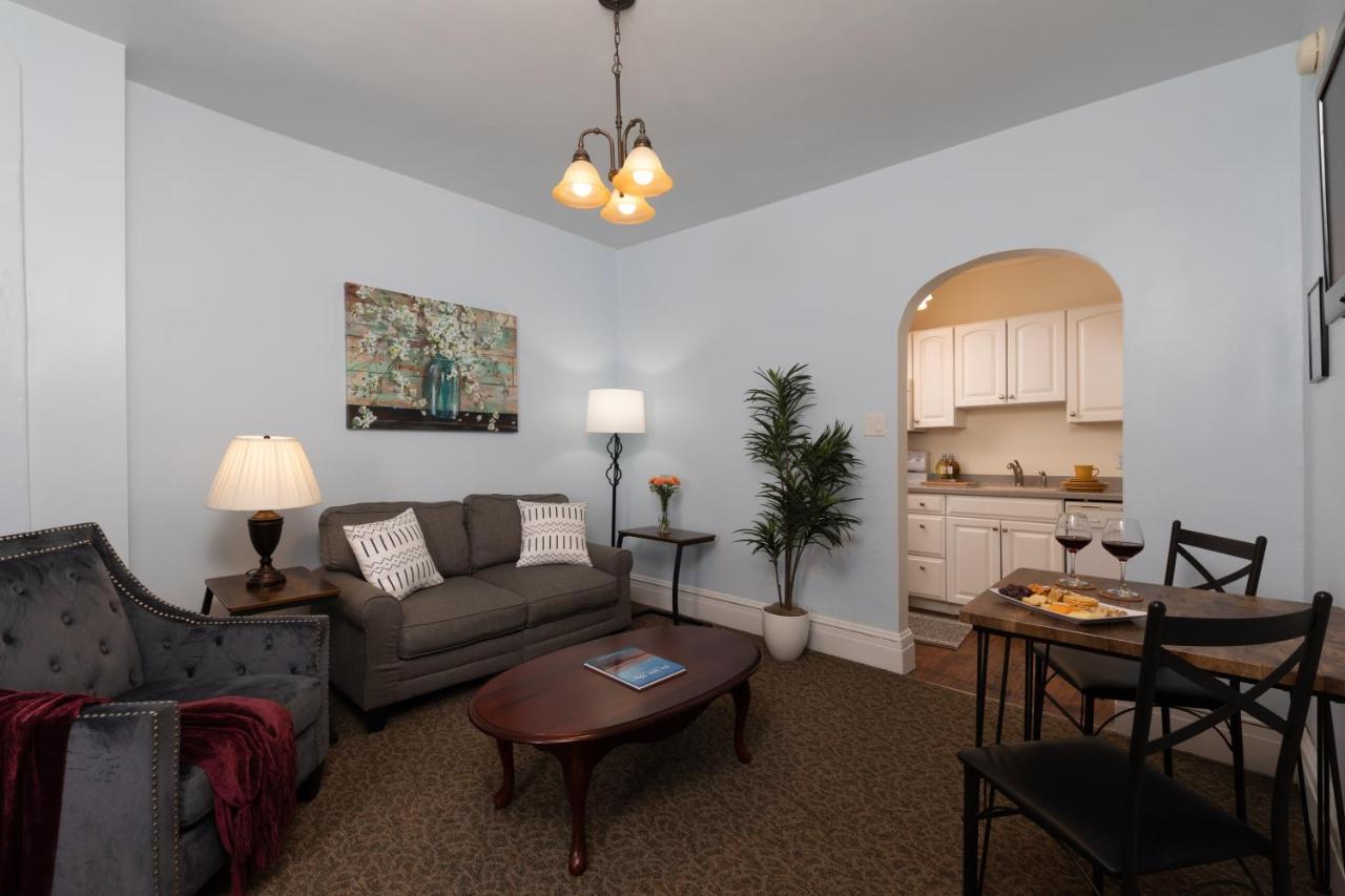  | Carlisle House Bed and Breakfast