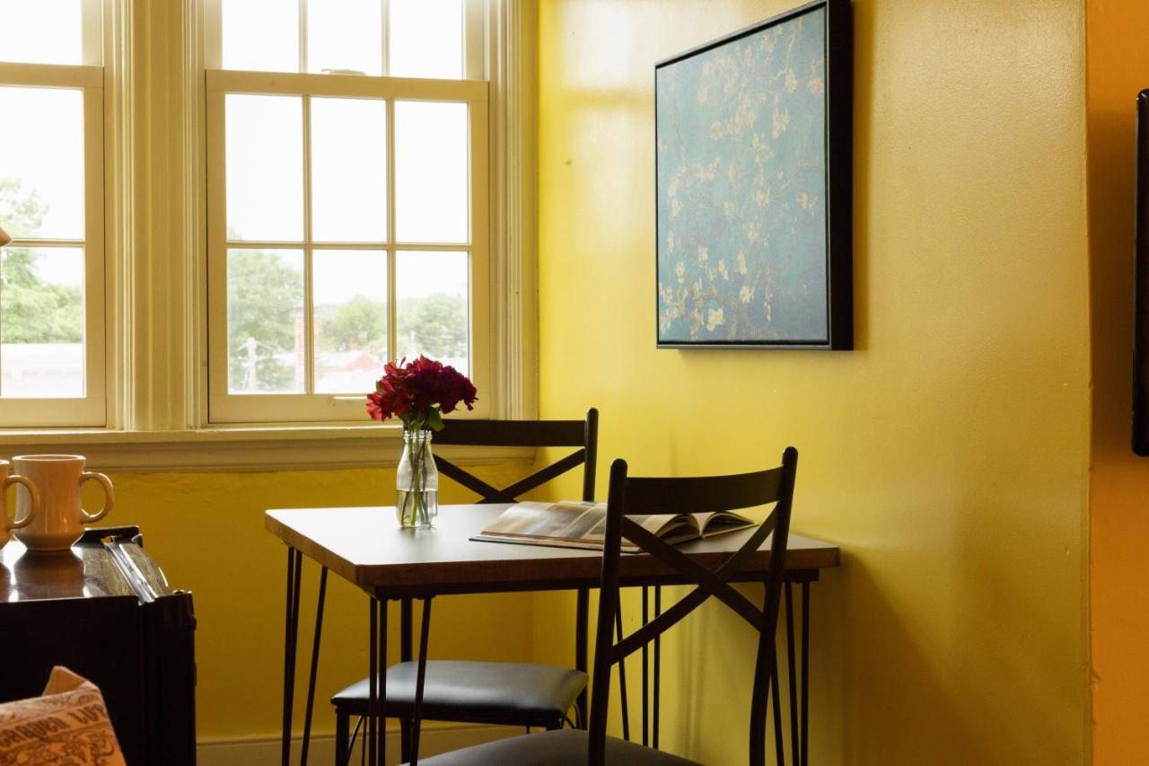  | Carlisle House Bed and Breakfast