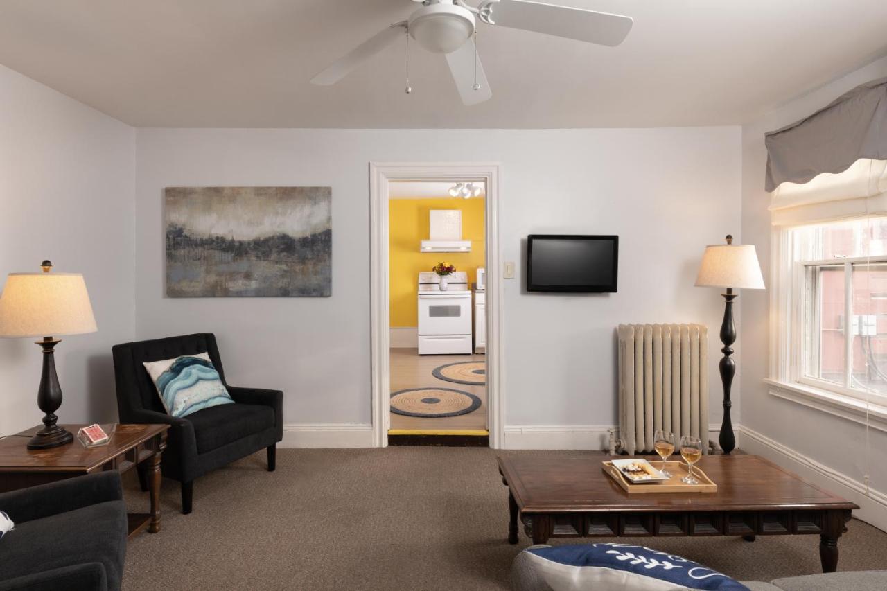  | Carlisle House Bed and Breakfast