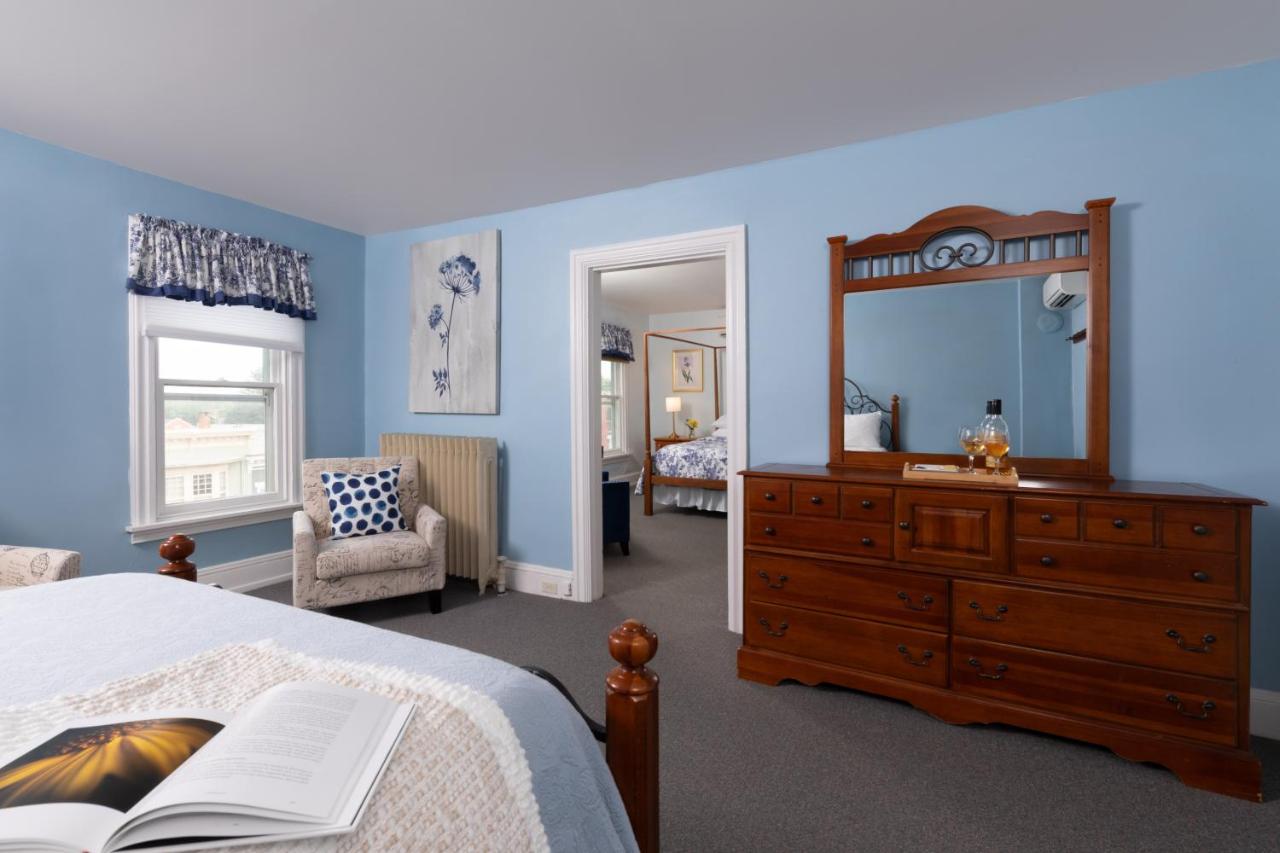  | Carlisle House Bed and Breakfast