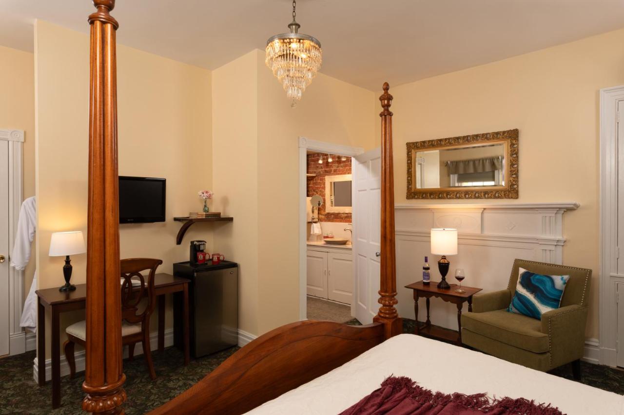  | Carlisle House Bed and Breakfast