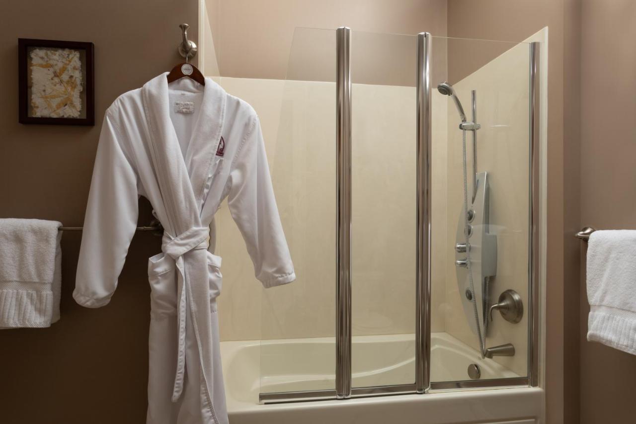  | Carlisle House Bed and Breakfast