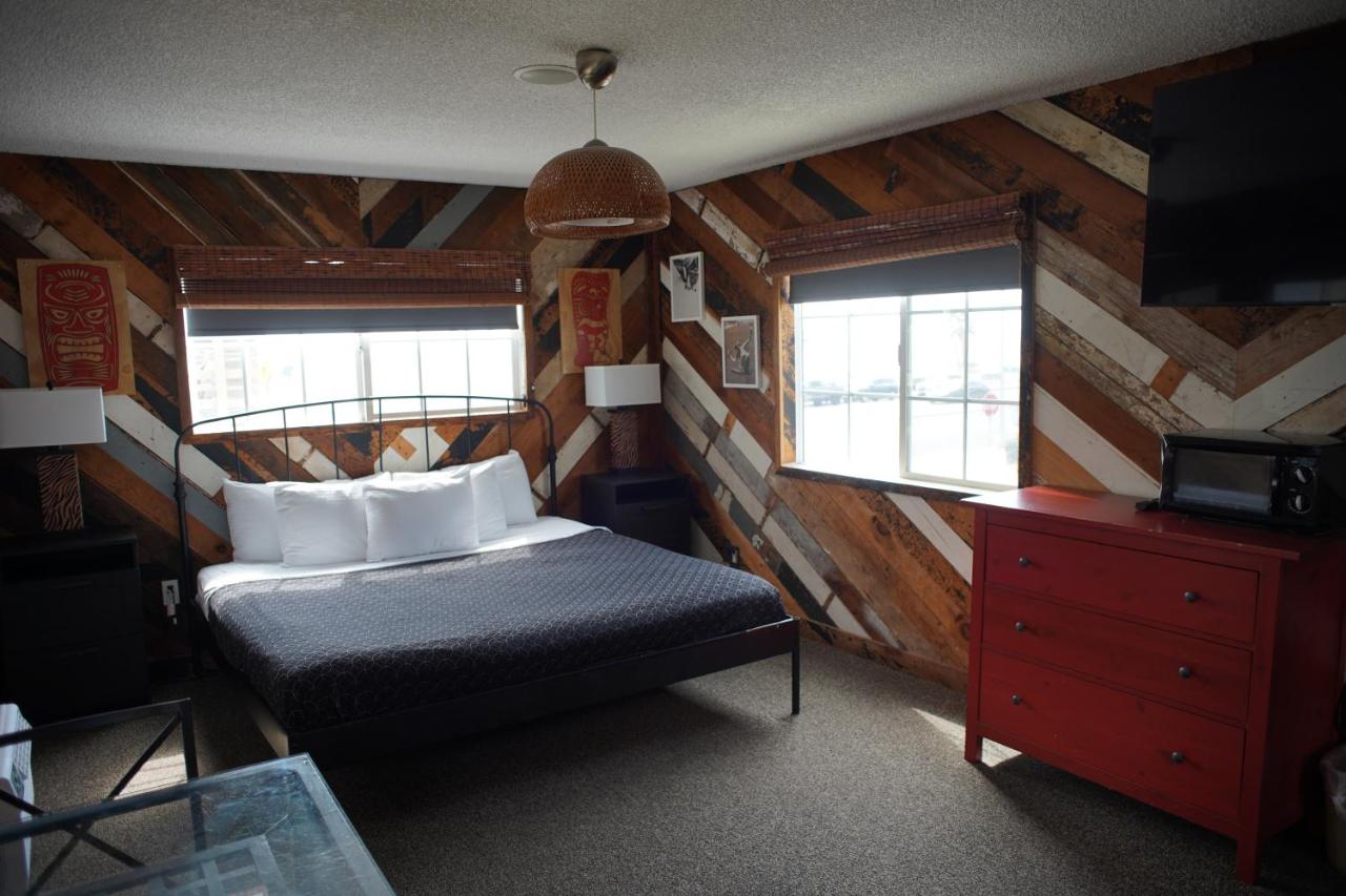 | Huntington Surf Inn