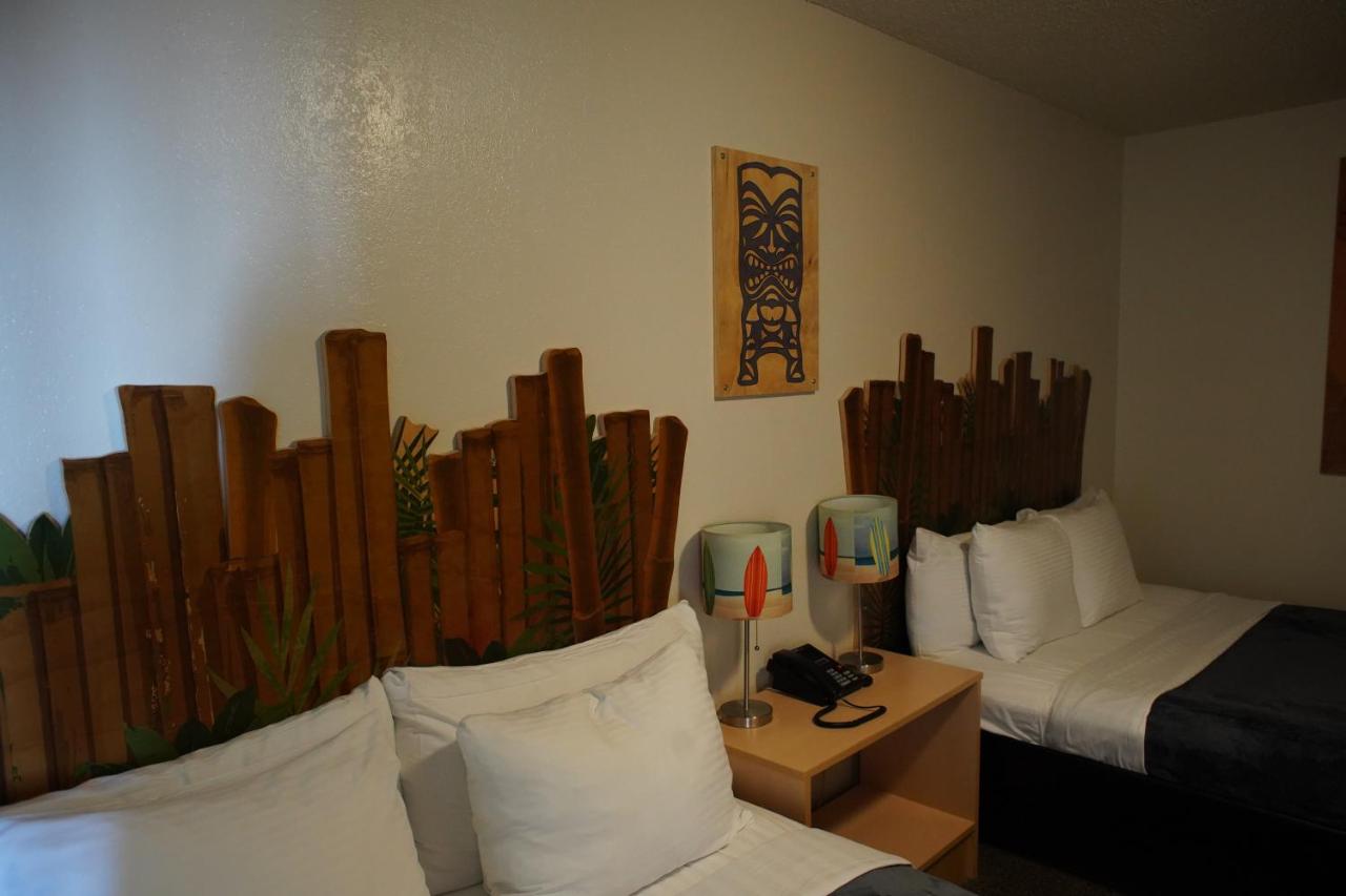 | Huntington Surf Inn