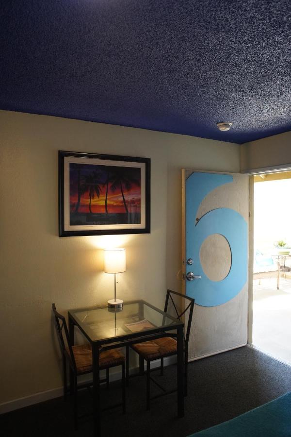 | Huntington Surf Inn