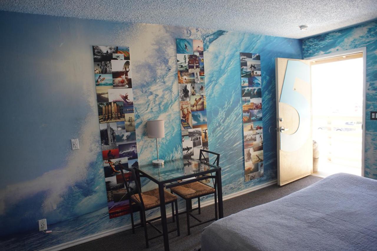 | Huntington Surf Inn