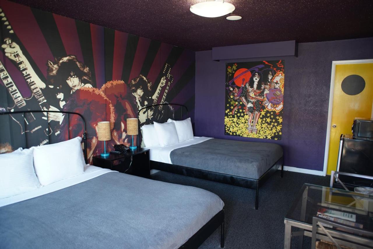 | Huntington Surf Inn