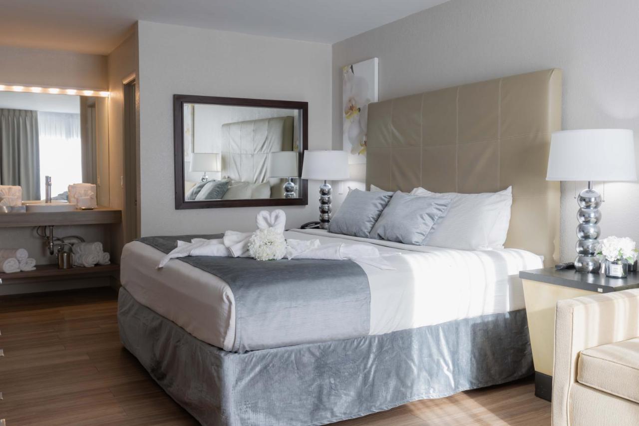 King Room at Magic Moment Resort & Kids Club, Dazzler Select by Wyndham
