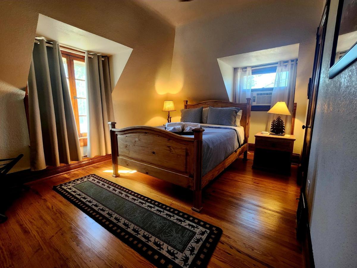 | Downen House Bed & Breakfast