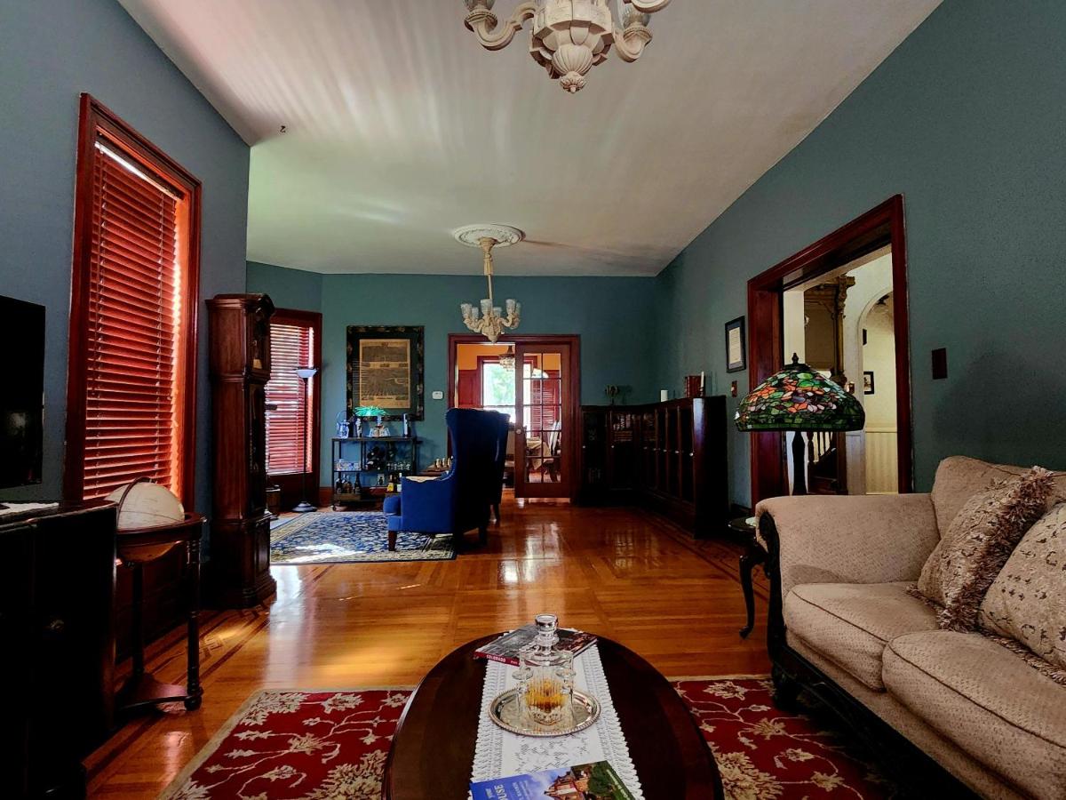 | Downen House Bed & Breakfast