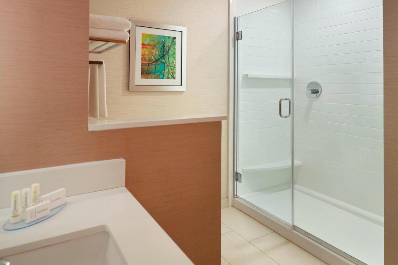 King Guest Room at Fairfield Inn & Suites by Marriott Hendersonville Flat Rock