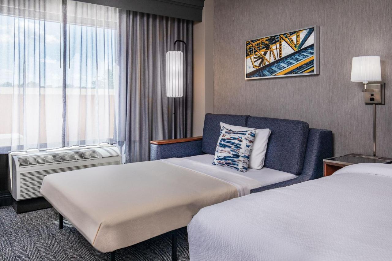 King Room with Sofa Bed at Courtyard by Marriott Boston Billerica/Bedford