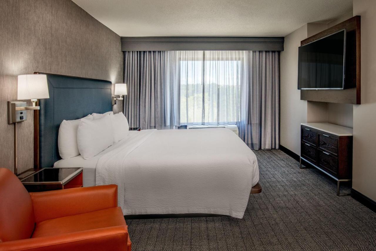 One-Bedroom King Suite with Sofa Bed at Courtyard by Marriott Boston Billerica/Bedford
