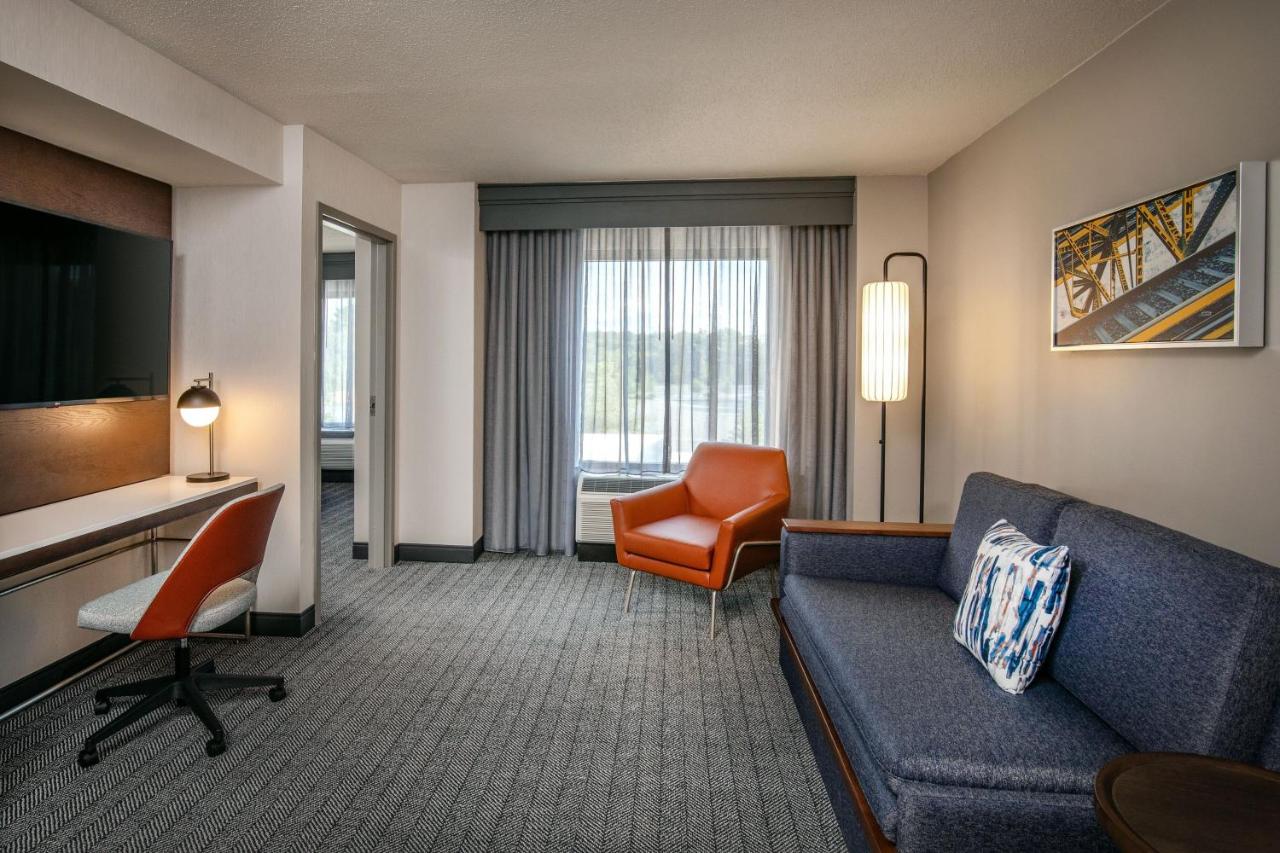 One-Bedroom King Suite with Sofa Bed at Courtyard by Marriott Boston Billerica/Bedford