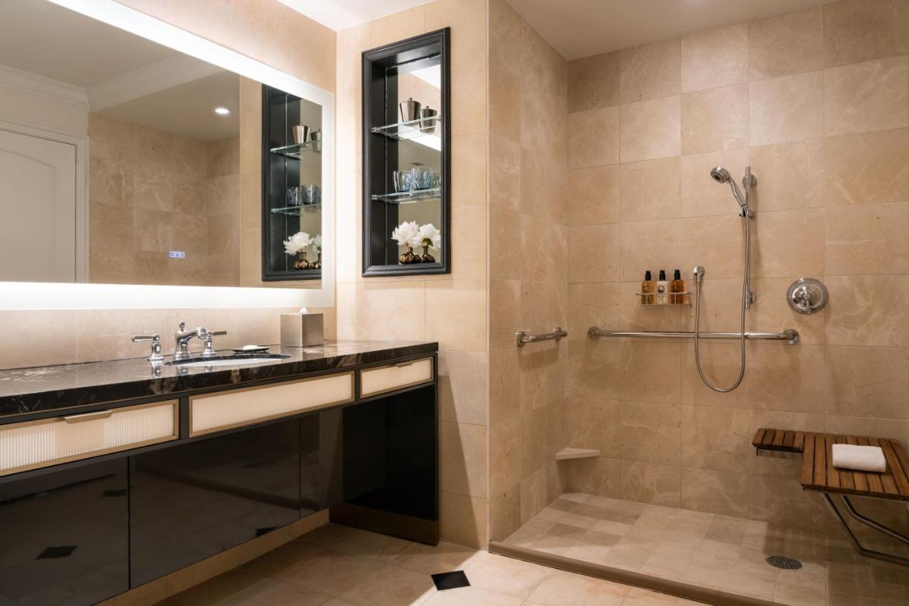 Club lounge access, Guest room, 1 King Bed at The Ritz-Carlton, Dallas
