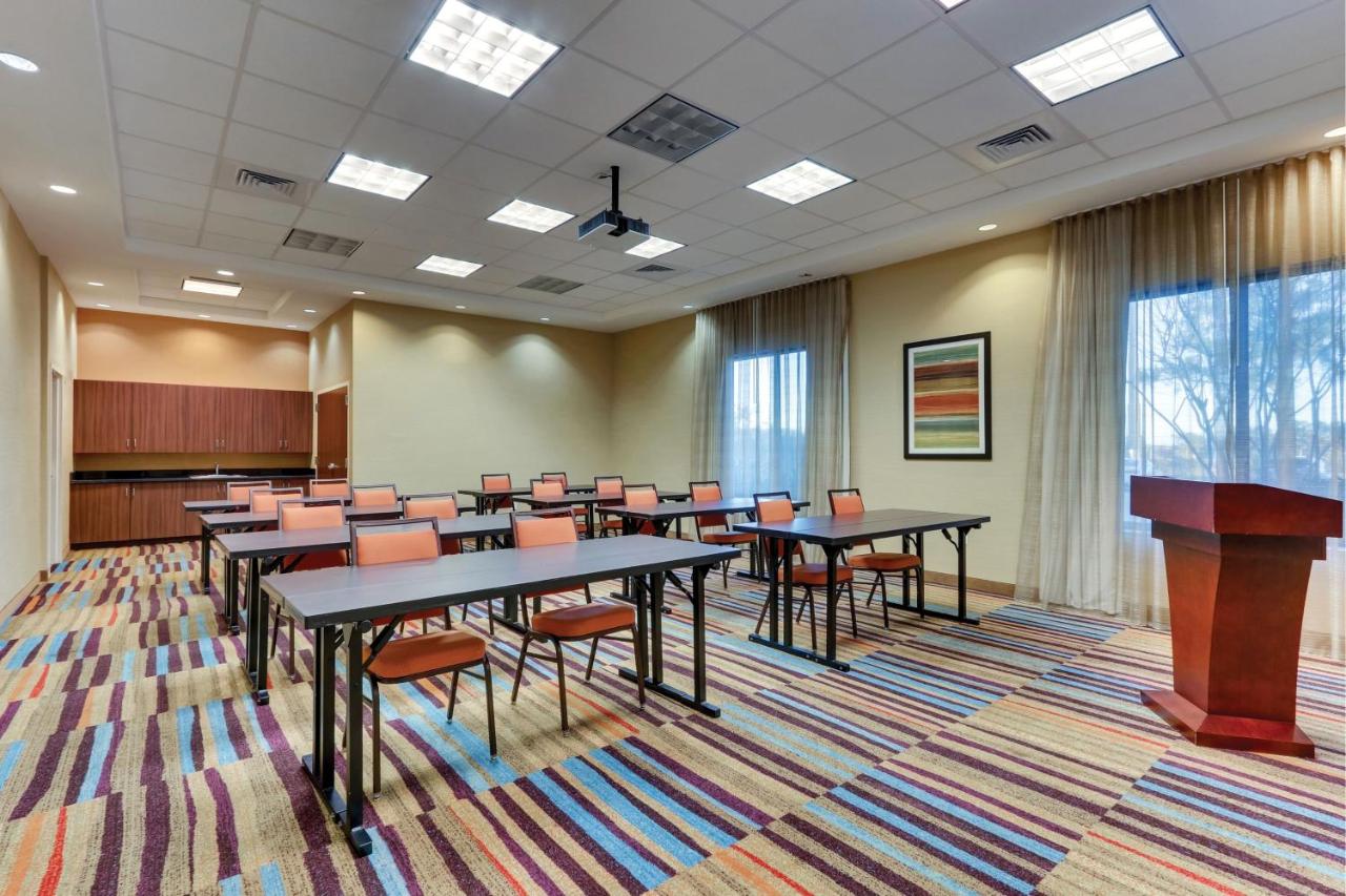 | Fairfield Inn & Suites by Marriott Dunn I-95