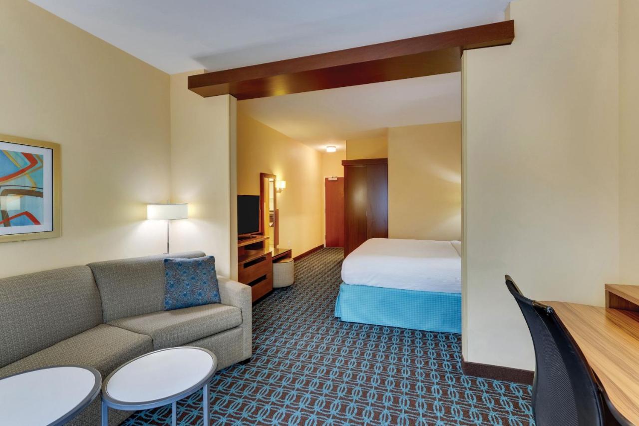 | Fairfield Inn & Suites by Marriott Dunn I-95