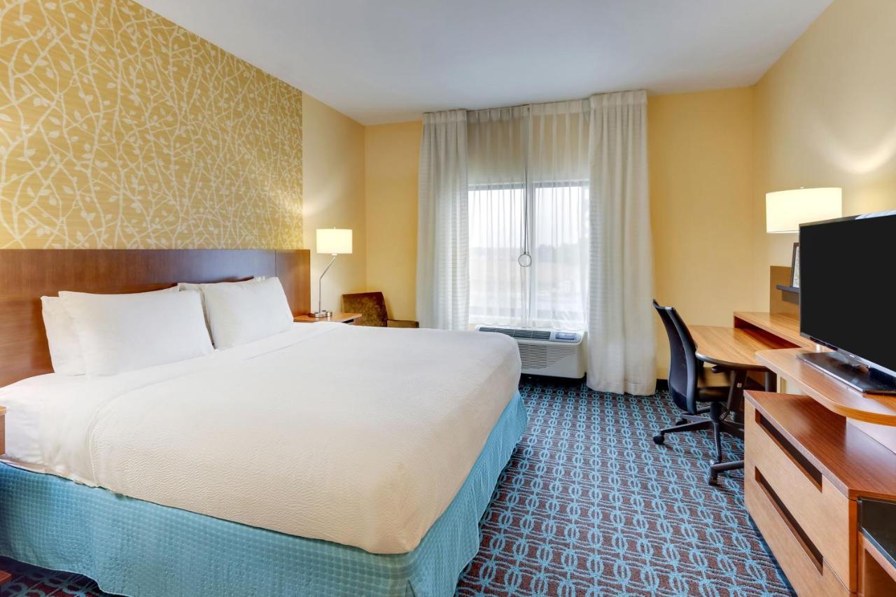 | Fairfield Inn & Suites by Marriott Dunn I-95