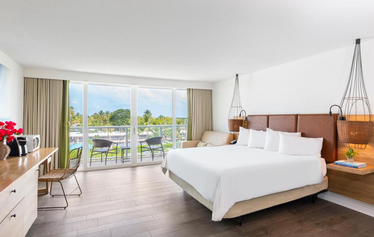 King Room - Disability Access/Non-Smoking at Amara Cay Resort