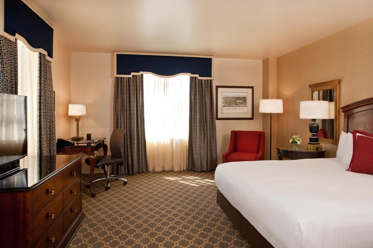  | The Hotel Roanoke & Conference Center, Curio Collection by Hilton