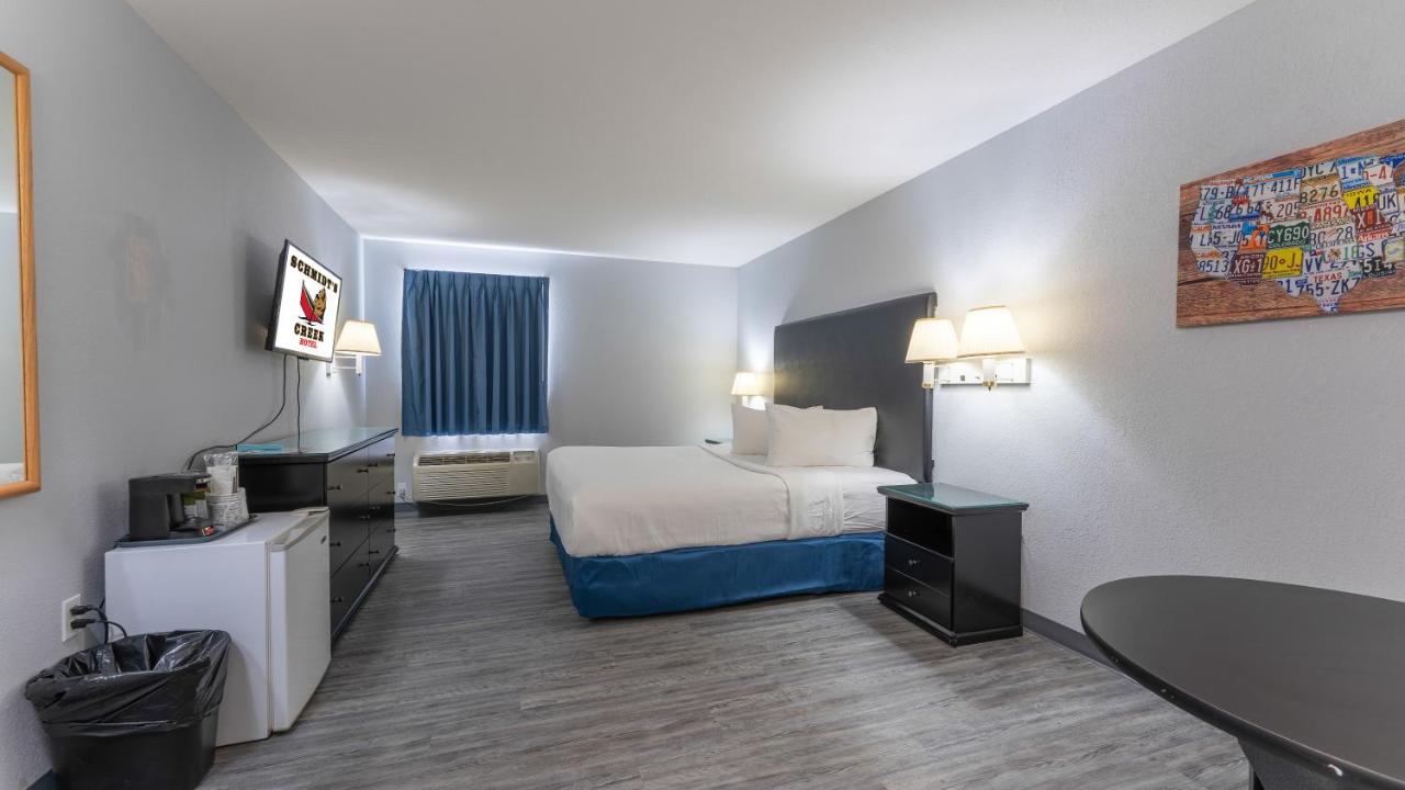 King Room at Schmidt's Creek Hotel