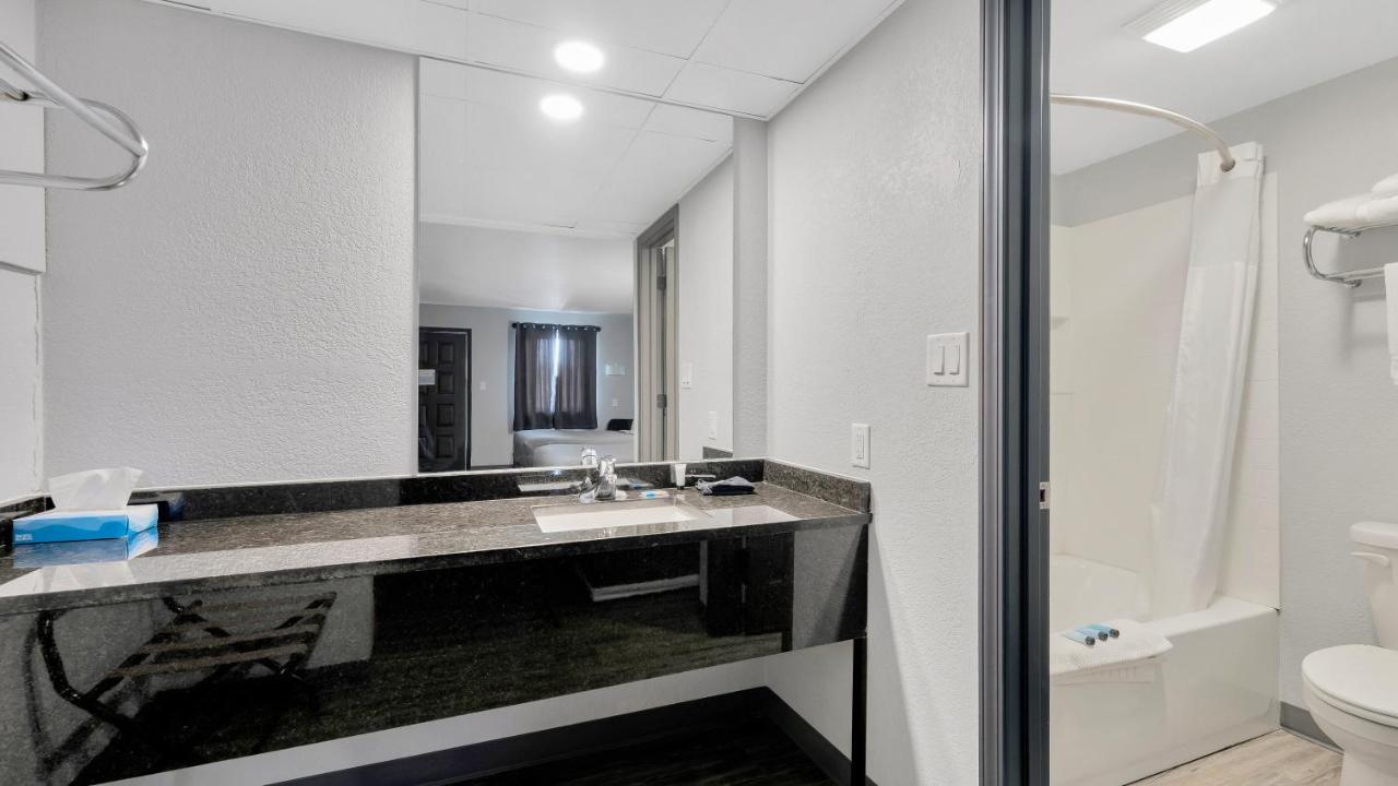 Double Room at Schmidt's Creek Hotel