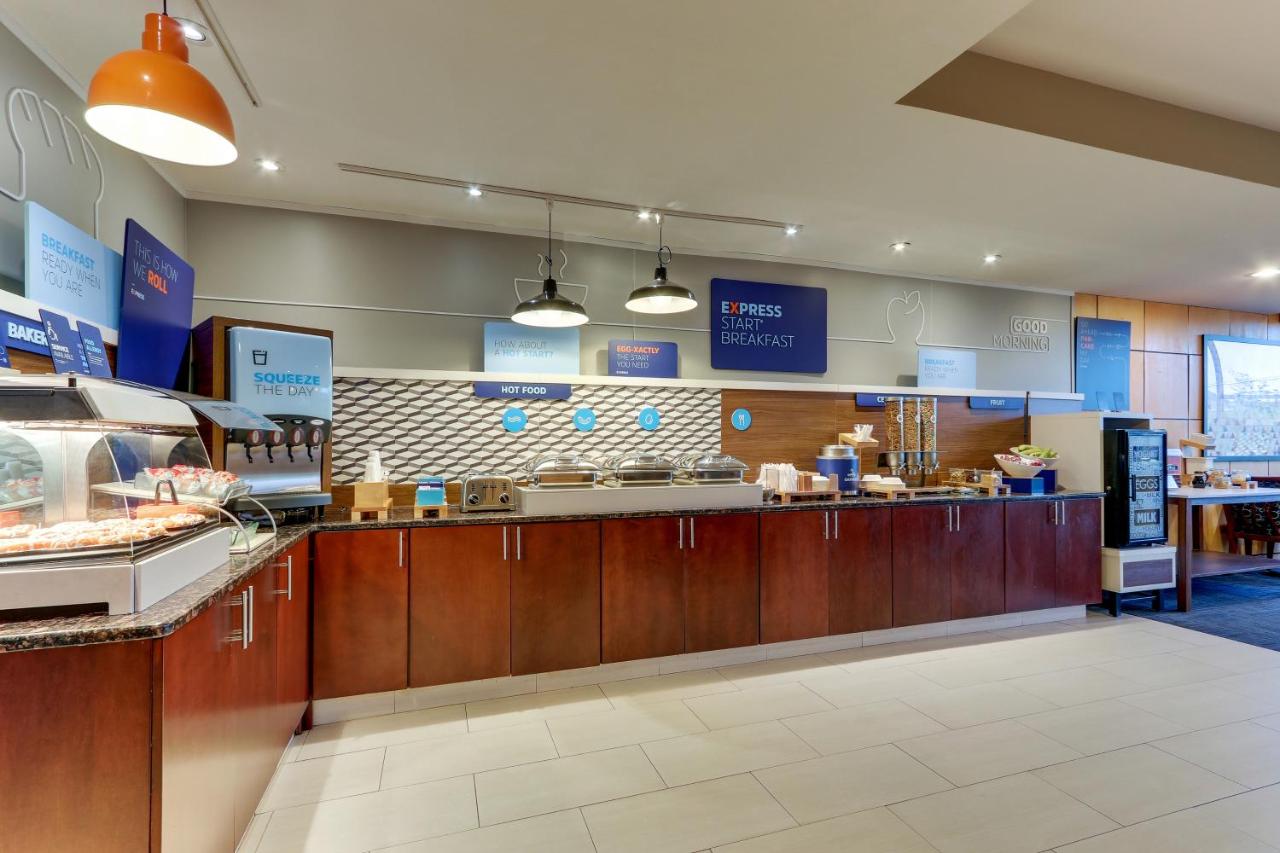 | Holiday Inn Express Aberdeen-Chesapeake House, an IHG Hotel