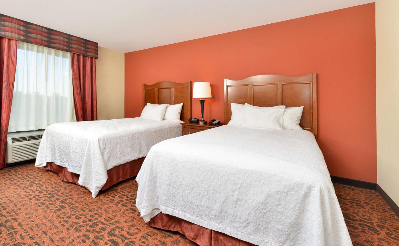 Queen Room with Two Queen Beds at Hampton Inn Muscatine