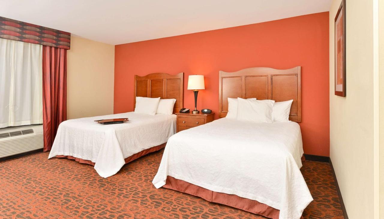 Queen Room with Two Queen Beds - Disability/Hearing Accessible at Hampton Inn Muscatine