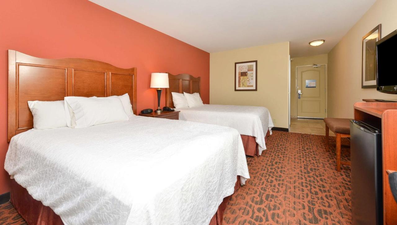 Queen Room with Two Queen Beds at Hampton Inn Muscatine