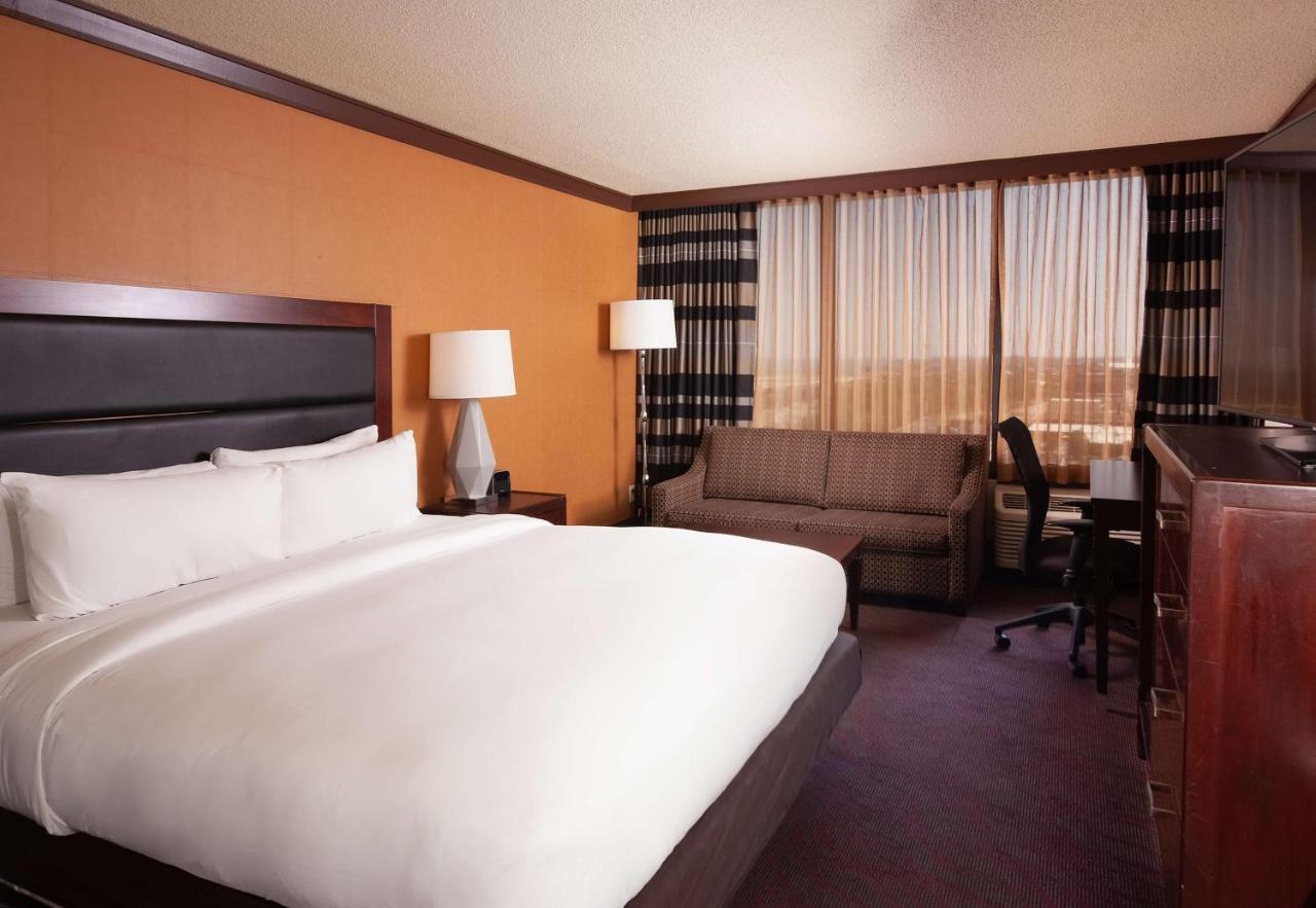  | DoubleTree by Hilton Hotel Cleveland Downtown - Lakeside