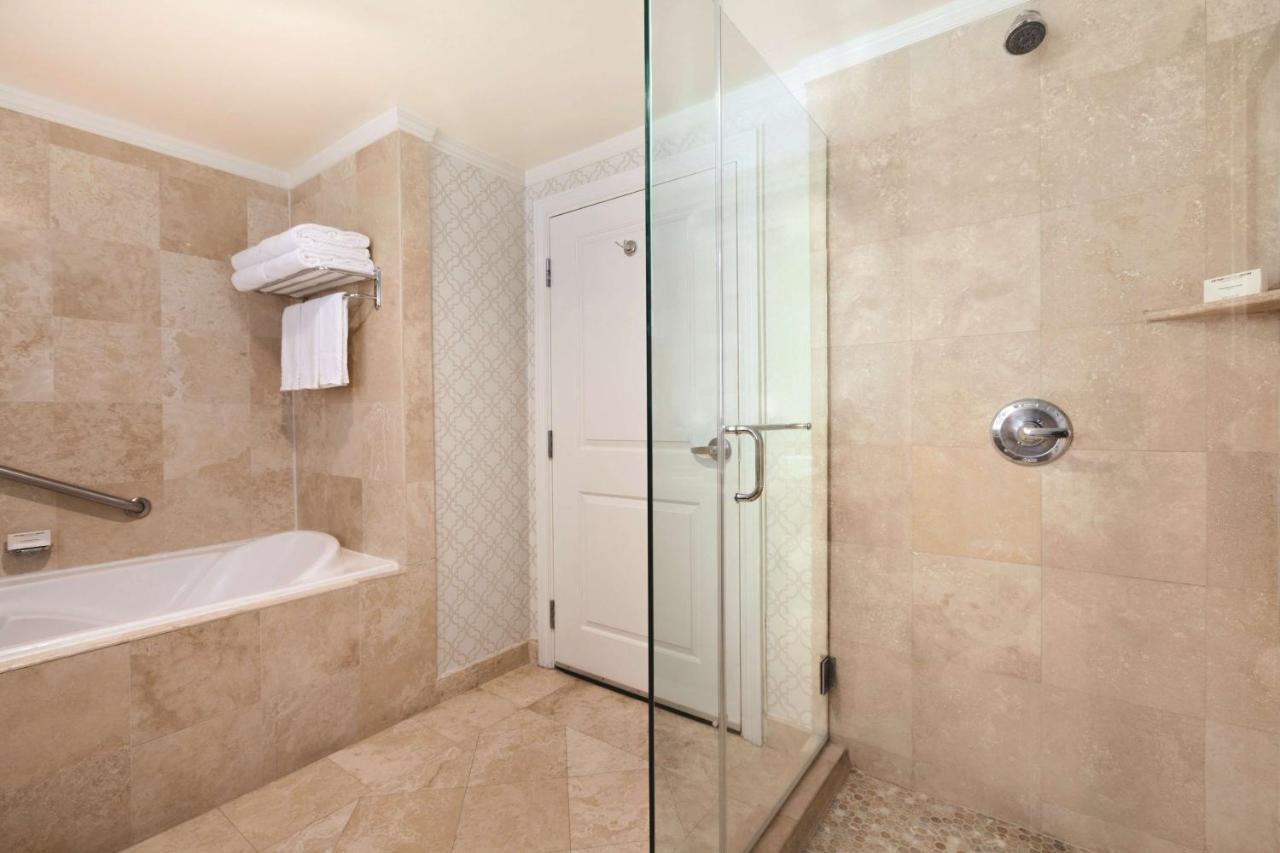 Queen Junior Suite at Hilton Los Angeles/San Gabriel