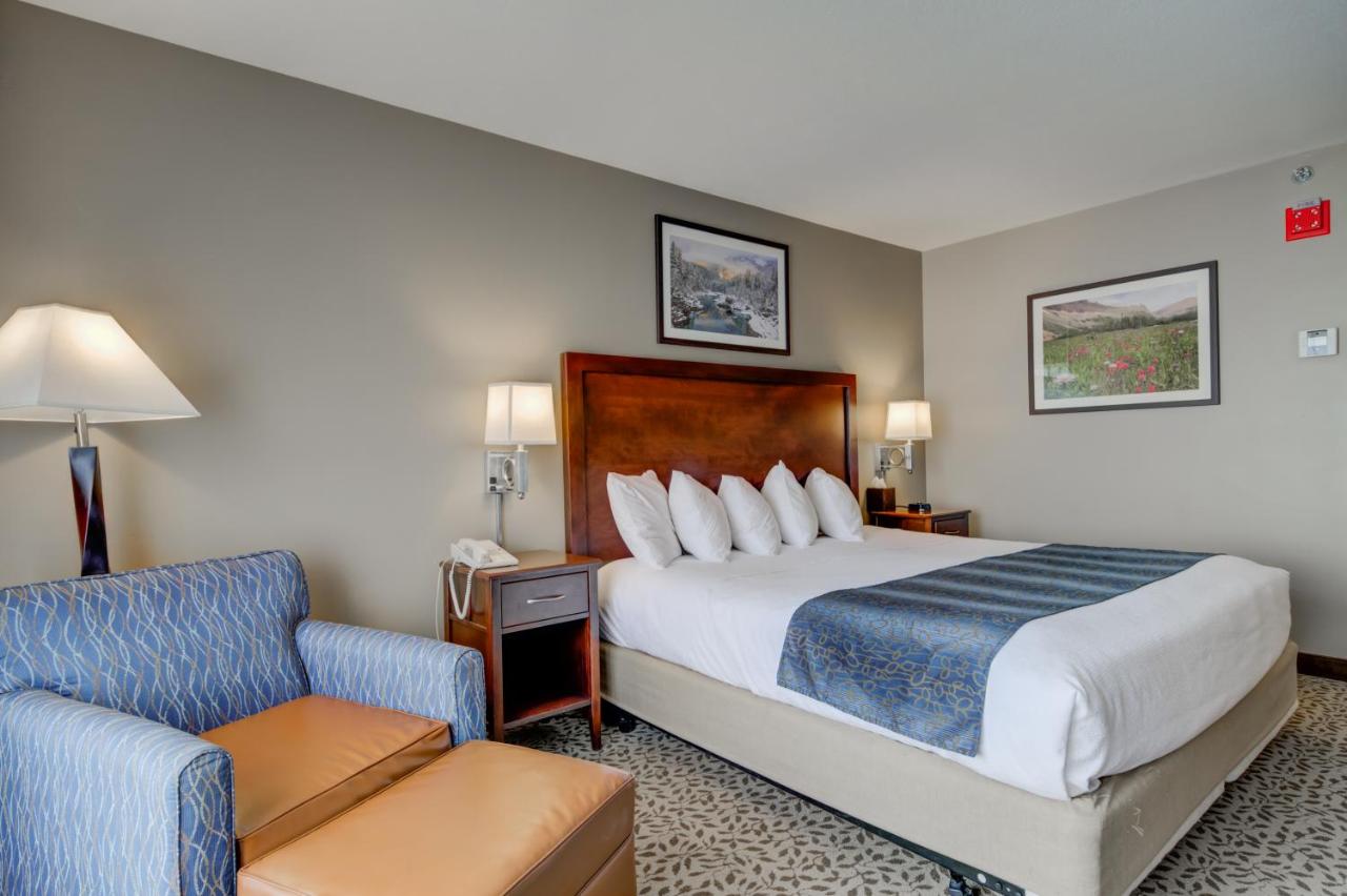 King Room with Roll-In Shower - Accessible/Non-Smoking at Whitefish Riverfront Hotel