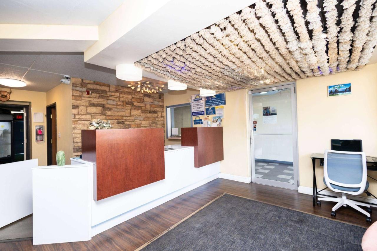 | Days Inn by Wyndham Dayton Huber Heights Northeast