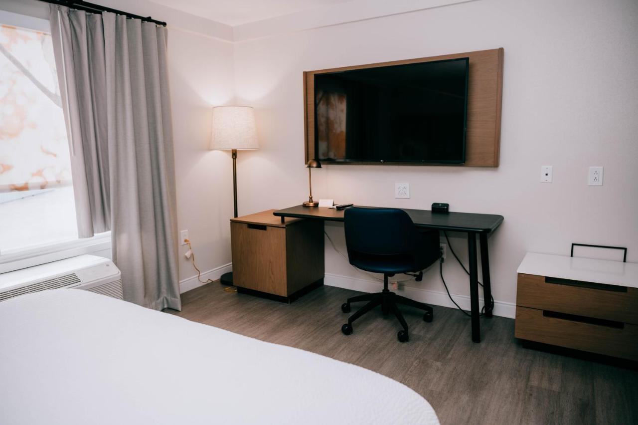 King Room at Fairfield by Marriott Inn & Suites Georgetown Lexington