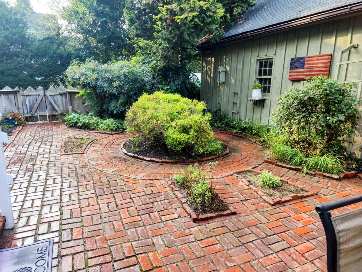 | Miller-Dunham House B&B