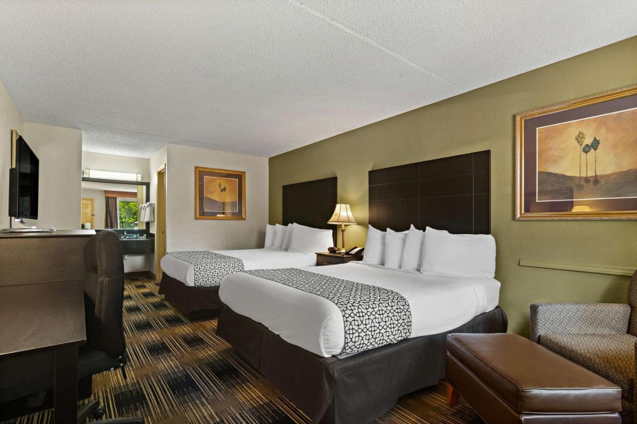 Queen Room with Two Queen Beds - Non-Smoking at Best Western Windsor Suites