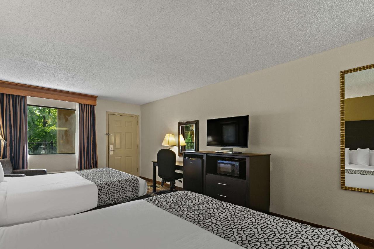 Queen Room with Two Queen Beds - Non-Smoking at Best Western Windsor Suites