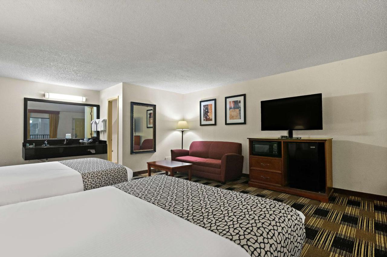 Large Queen Room with Two Queen Beds - Non-Smoking at Best Western Windsor Suites