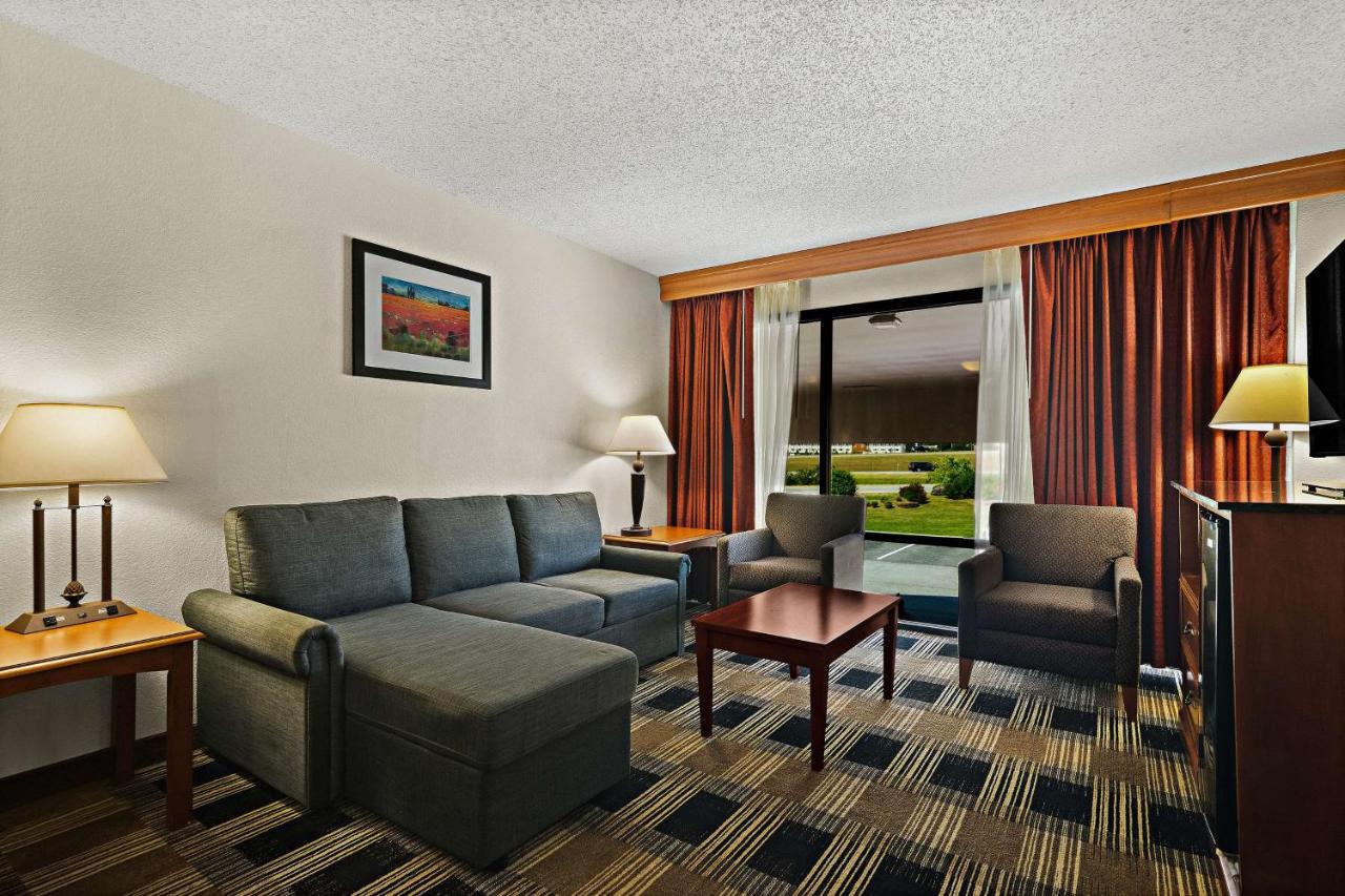 King Suite with Spa Bath at Best Western Windsor Suites