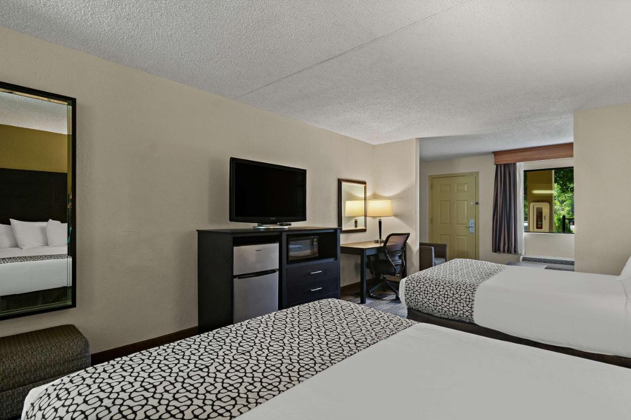 Deluxe Queen Room with Two Queen Beds - Non-Smoking at Best Western Windsor Suites