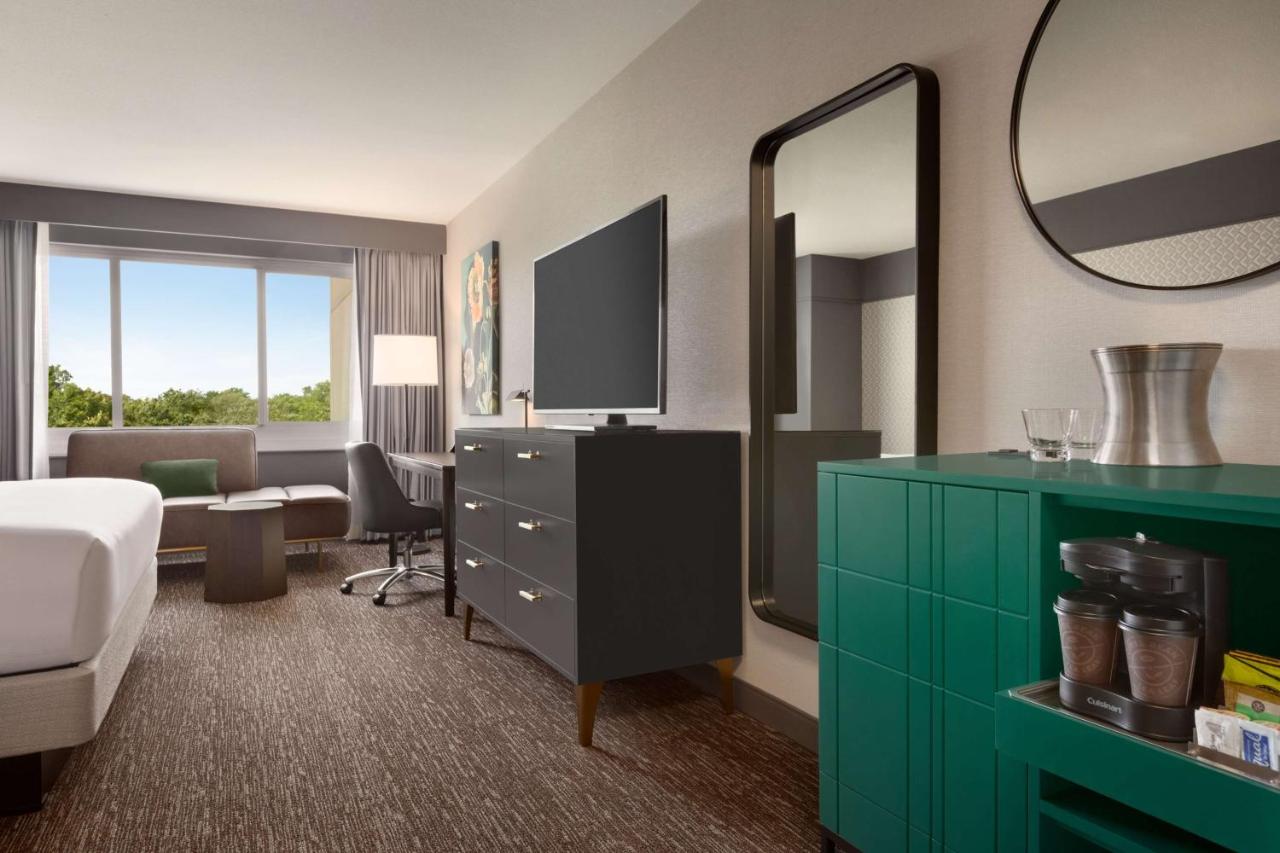 | Hilton Baltimore BWI Airport