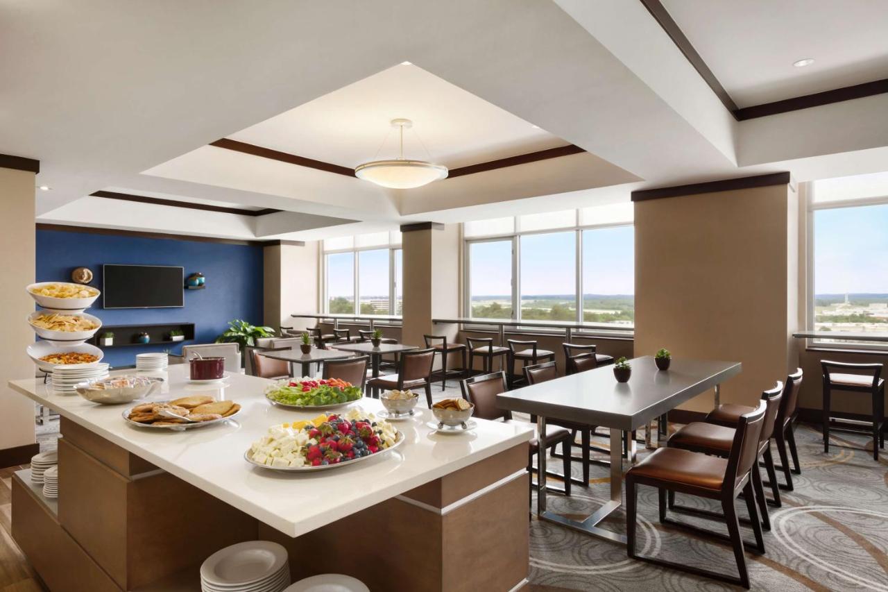 | Hilton Baltimore BWI Airport