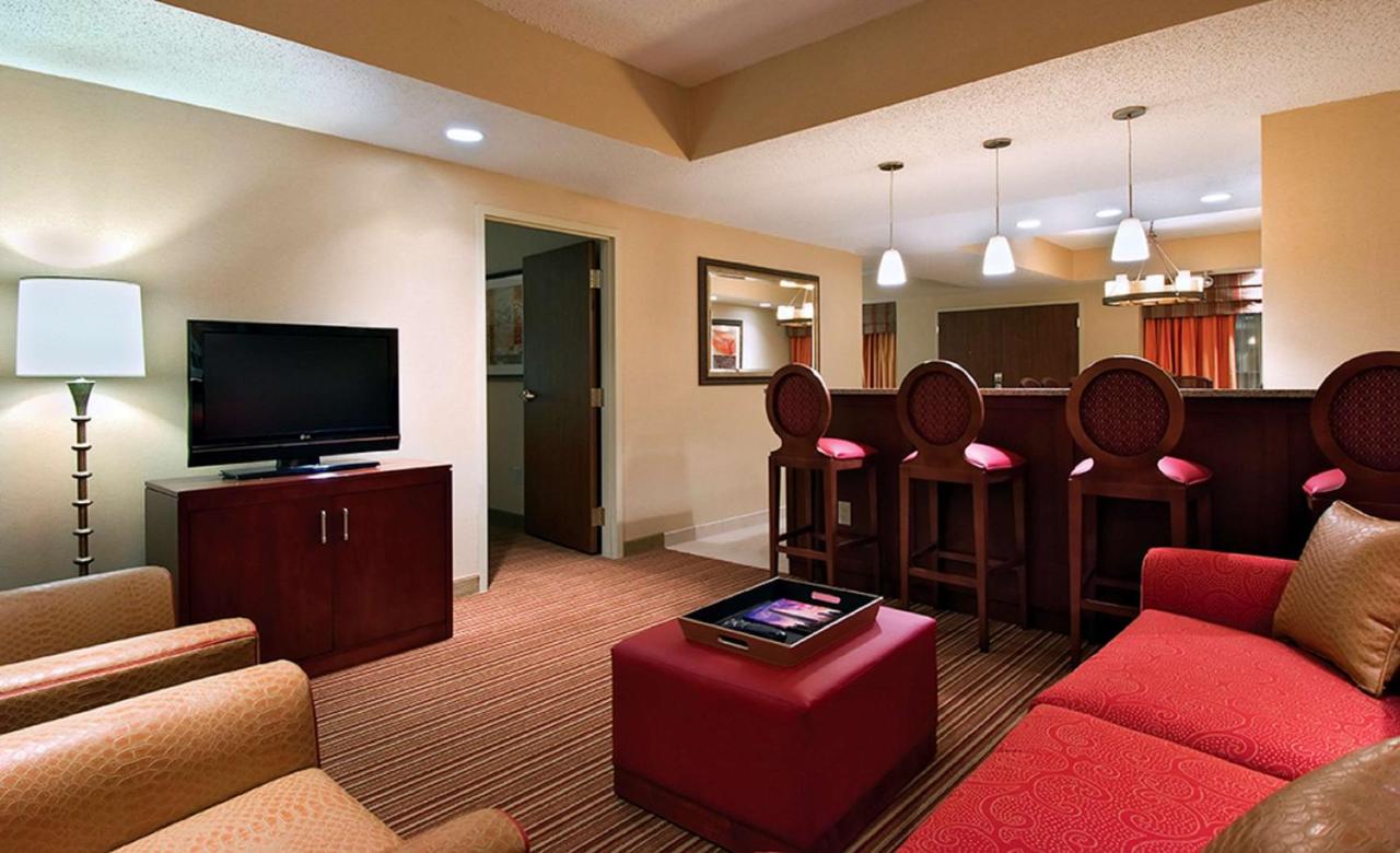 | Embassy Suites Murfreesboro - Hotel & Conference Center
