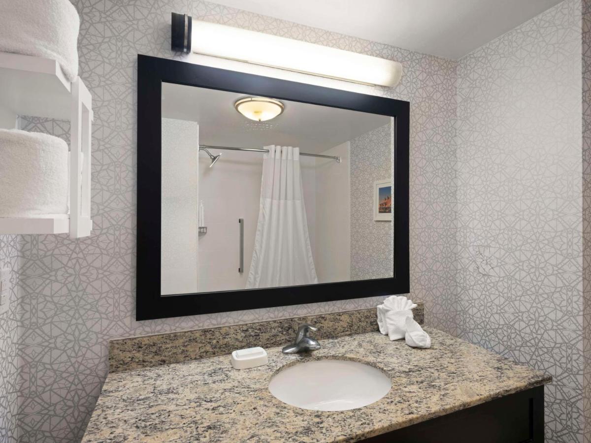 Queen Room with Two Queen Beds - Non-Smoking at Hampton Inn & Suites Arundel Mills/Baltimore