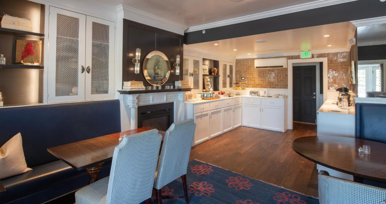 | Kennebunkport Inn